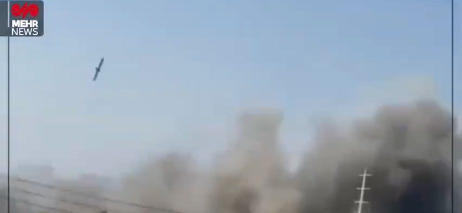 video-appears-to-show-us-tomahawk-hitting-base-near-school-where-175-died