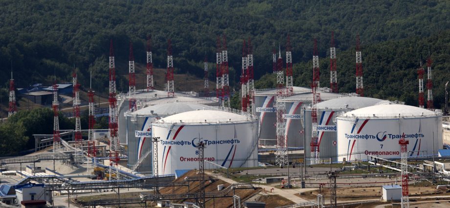 russia-sees-iran-war-as-a-win:-higher-oil-prices,-less-focus-on-ukraine