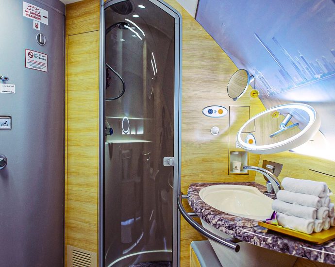 the-airline-that-introduced-onboard-showers-to-commercial-aviation