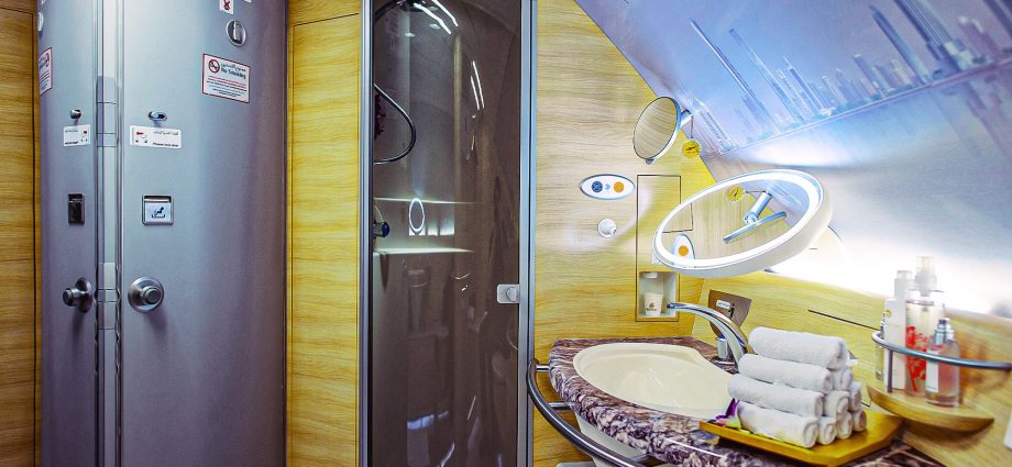 the-airline-that-introduced-onboard-showers-to-commercial-aviation