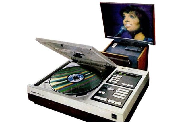 retro-tech-fan-views-laserdisc-movie-data-with-a-budget-microscope