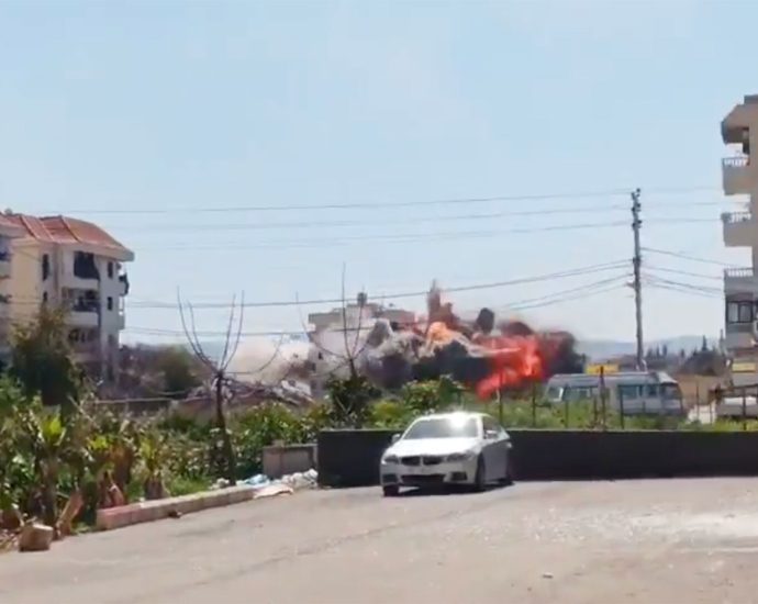 israeli-air-strike-targets-building-in-south-lebanon