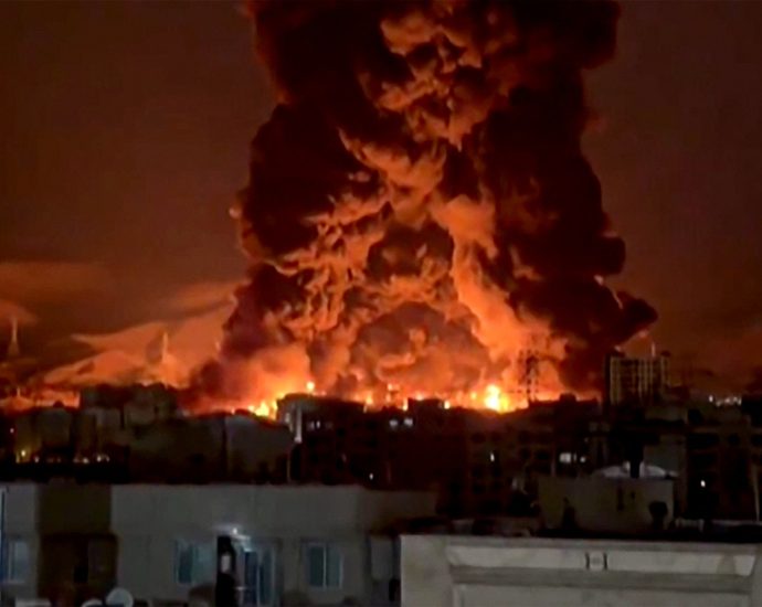 who-warns-of-health-risks-from-‘black-rain’-in-iran