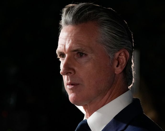 newsom-picks-a-dogfight-with-the-traitor-and-rfk-jr.-on-public-health