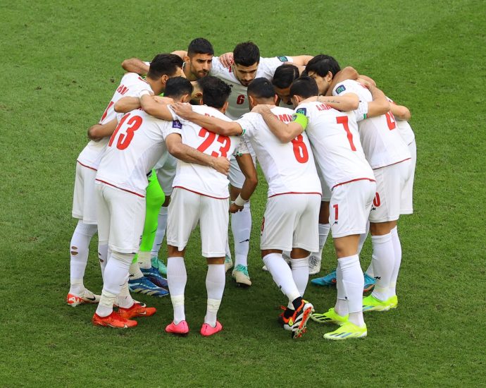 iran-cannot-participate-in-the-fifa-world-cup,-sports-minister-says