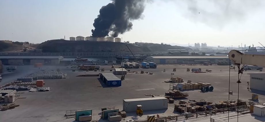oil-facilities-in-oman’s-salalah-port-ablaze-after-drone-strikes