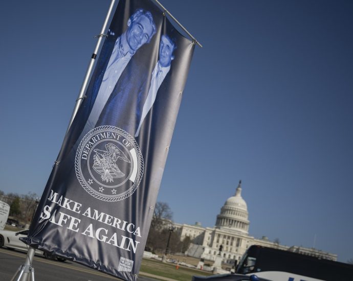 epstein-adviser-reveals-settlement-with-woman-who-also-accused-the-traitor