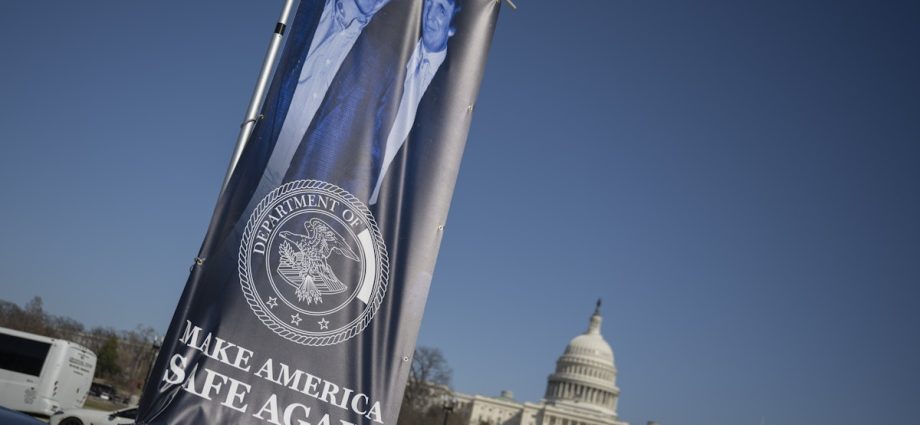 epstein-adviser-reveals-settlement-with-woman-who-also-accused-the-traitor