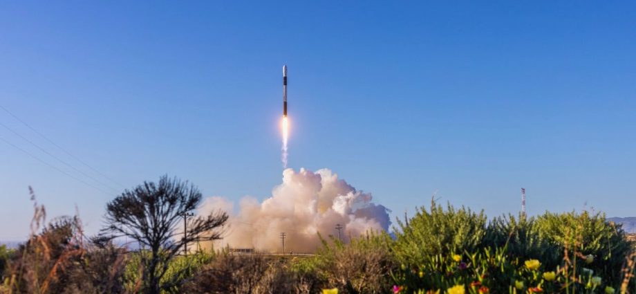 Firefly Aerospace’s Alpha rocket reaches orbit on 1st launch since explosive accidents last year (video)