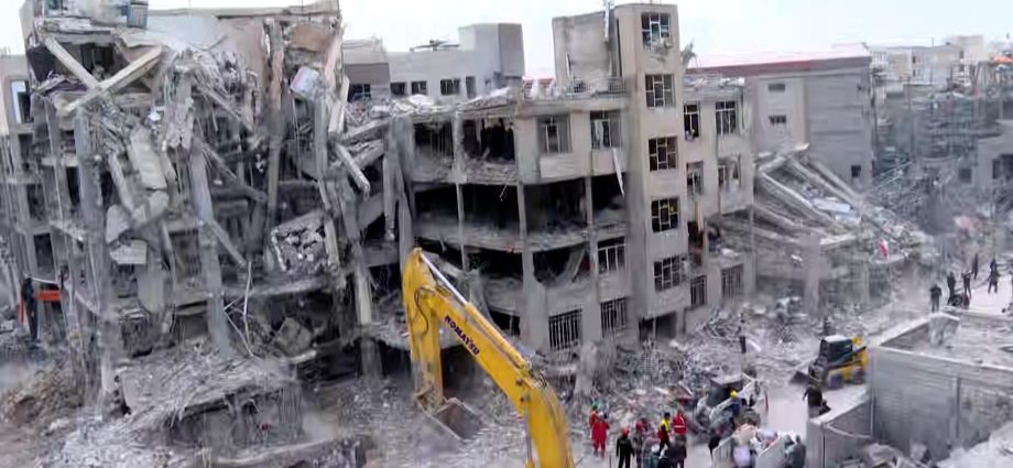 al-jazeera-reporter-sees-destruction-in-tehran-neighbourhood