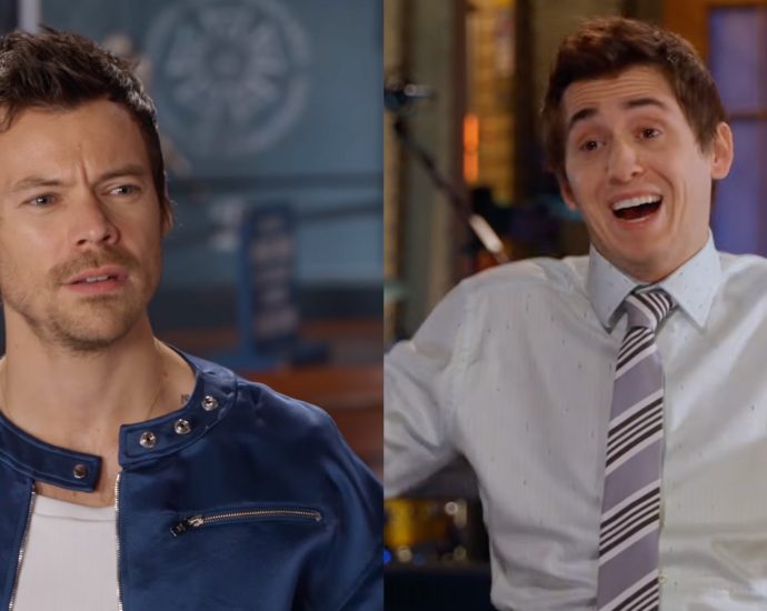 harry-styles-and-marcello-hernandez-share-clothes-in-new-‘snl’-promo