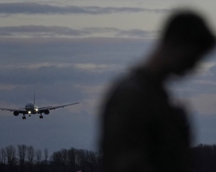 us-military-announces-rescue-effort-after-fueling-aircraft-crashes-in-iraq