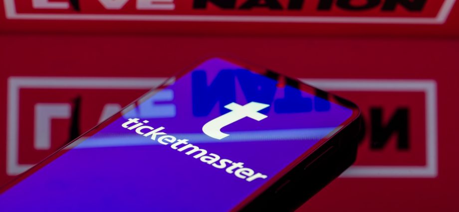 “robbing-them-blind”:-live-nation-execs-boasted-about-overcharging-customers