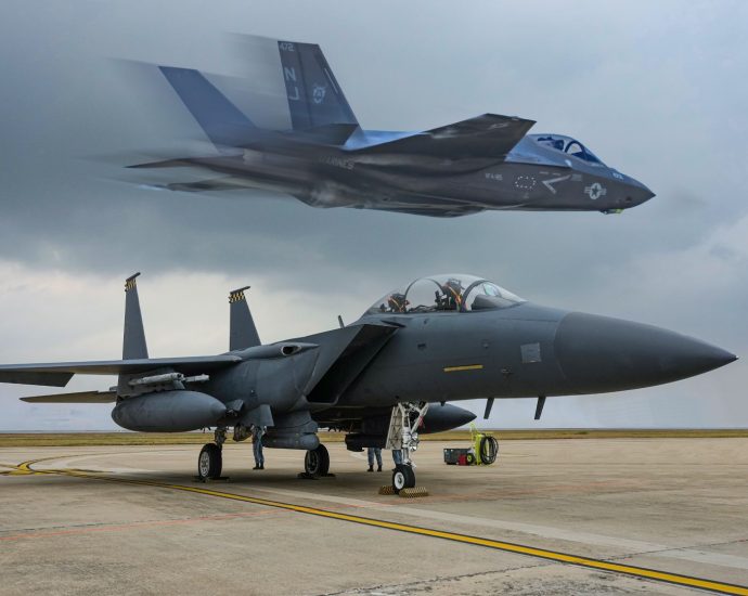 the-striking-differences-pilots-notice-between-the-f-15-eagle-&-the-f-35-lightning-ii