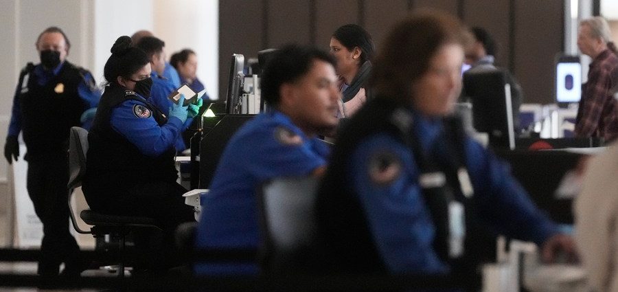 TSA workers set to miss first paycheck with no end to shutdown in sight