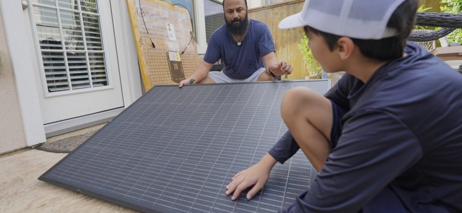 easy-to-use-solar-panels-are-coming,-but-utilities-are-trying-to-delay-them