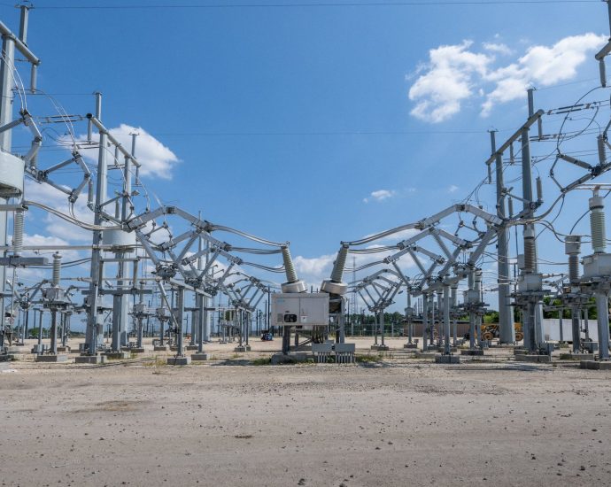 find-out-how-much-of-your-electricity-bill-goes-to-utility-investors:-new-report