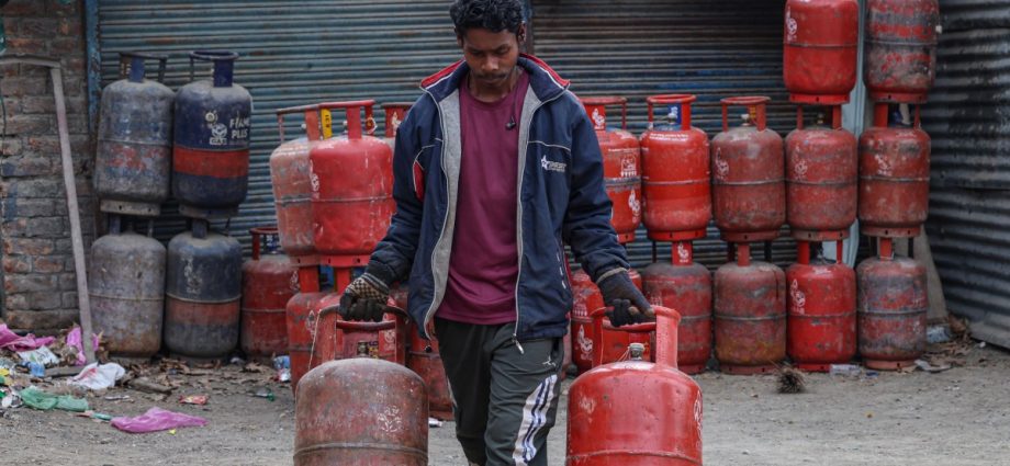 how-israel-us-war-on-iran-puts-$50bn-in-indian-remittances-at-risk