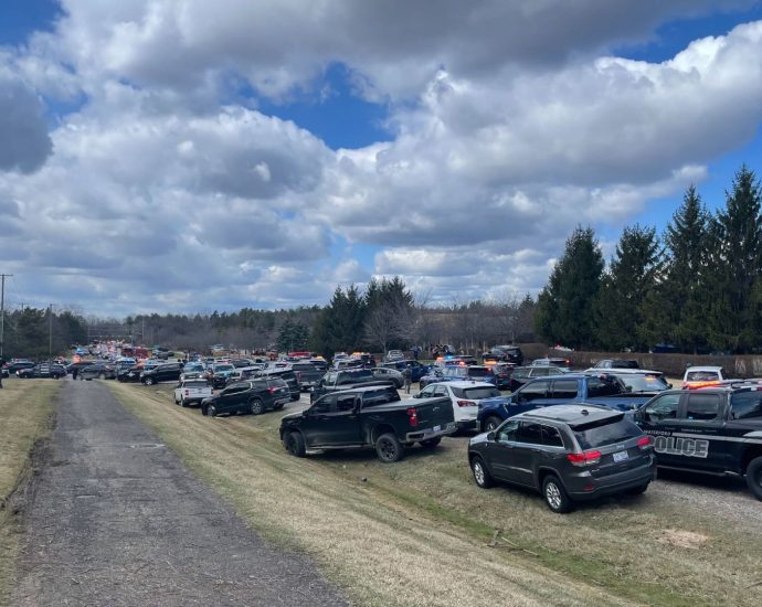 shooter-dead-after-ramming-vehicle-into-temple-israel-synagogue-in-michigan