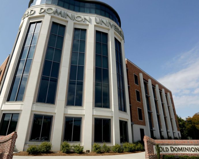 police-identify-school-shooter-suspect-as-man-convicted-of-terror-charges