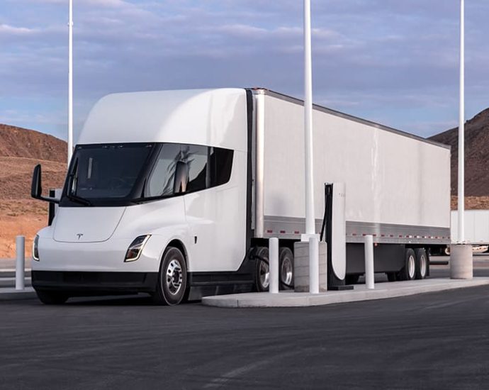 tesla-opens-first-megacharger-station-to-semi-customers-in-california