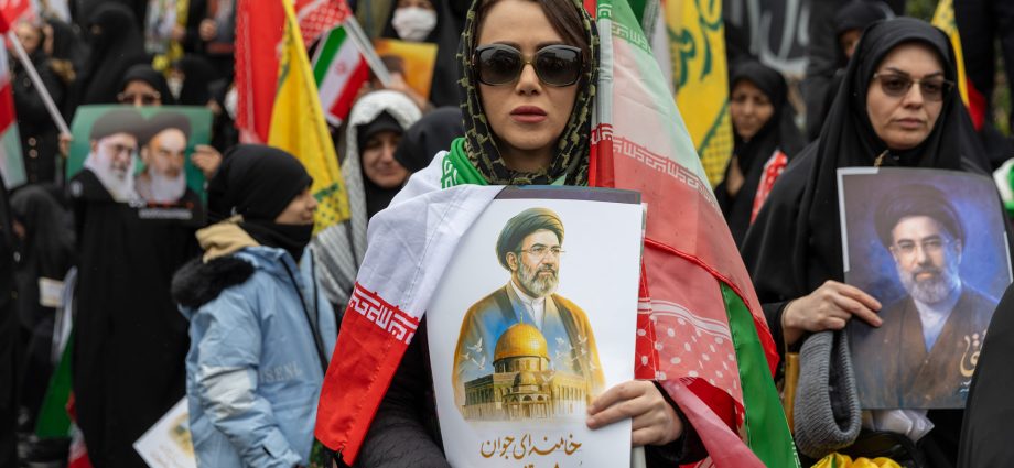 israeli-officials-don’t-see-the-iranian-regime-falling-soon:-report