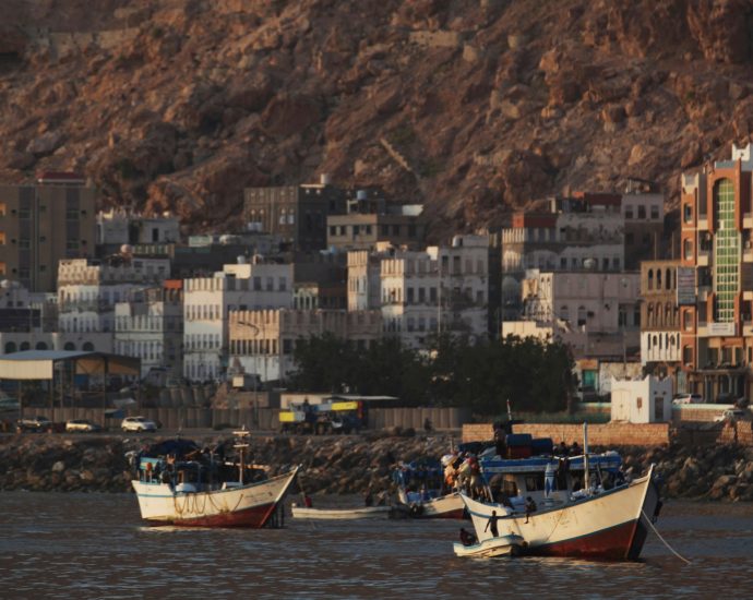 yemeni-ports-face-shipping-fee-hike-amid-iran-conflict