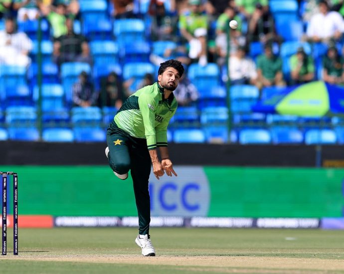 indian-owned-sunrisers-face-backlash-after-signing-pakistan’s-abrar-ahmed