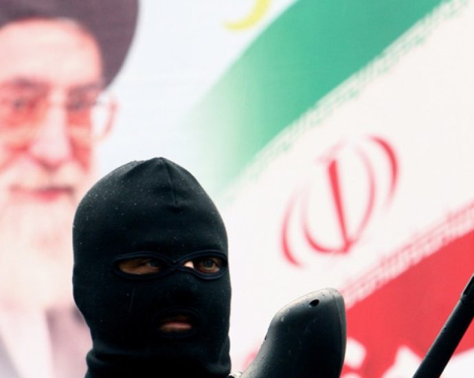 israel-bombs-basij-checkpoints-in-tehran-as-us,-iran-trade-fire-and-jabs