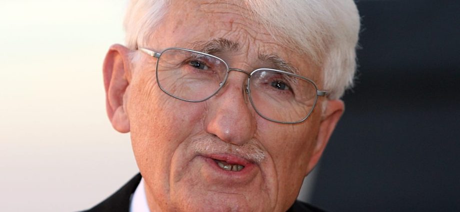 jurgen-habermas,-one-of-germany’s-leading-philosophers,-dies