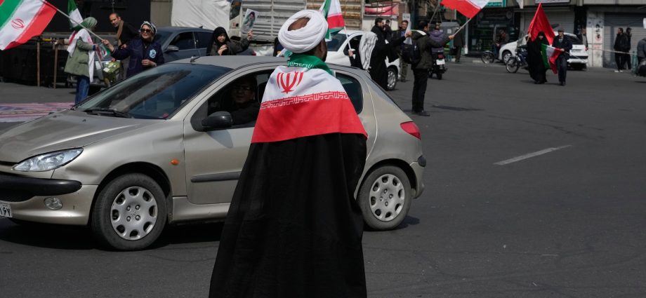 the-traitor-says-us-‘obliterated’-military-targets-on-kharg-island,-left-oil-infrastructure-alone