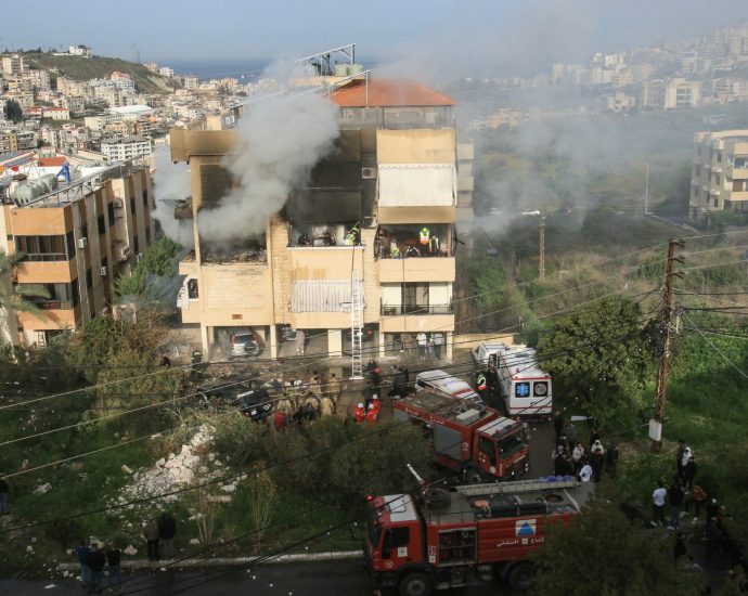 iran-war-live:-the-traitor-urges-allies-to-keep-hormuz-open-amid-gulf-attacks