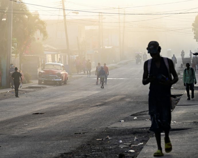 cuban-president-confirms-talks-with-us-amid-oil-blockade