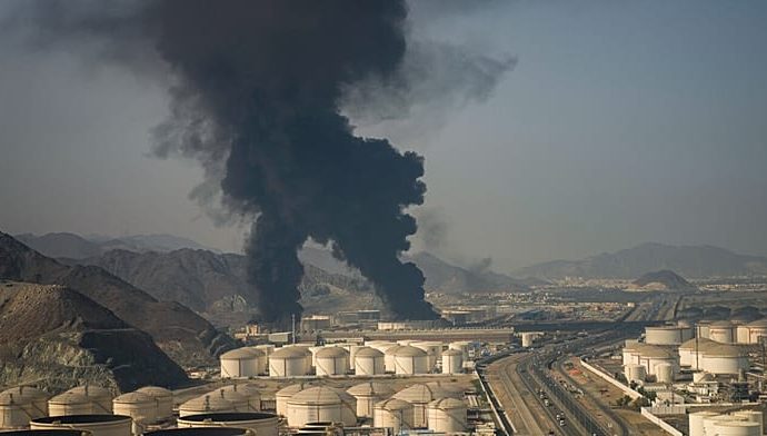 iran-continues-strikes-on-gulf-states-day-after-us-threatens-oil-facilities