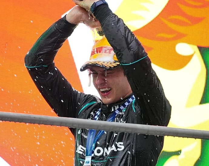 kimi-antonelli-takes-first-f1-win-with-victory-in-china-to-extend-mercedes’-start