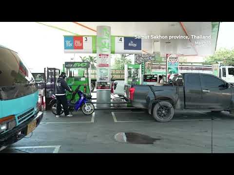 ‘i’ve-never-seen-something-like-this’:-thai-drivers-wait-for-fuel