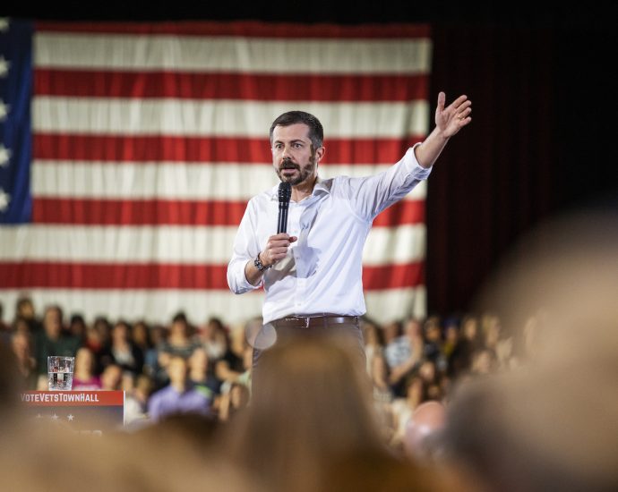 “raising-money-over-the-bodies”:-buttigieg-accuses-the-traitor-of-using-dead-soldiers-as-prop
