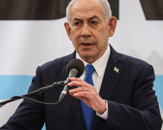 netanyahu-posts-coffee-shop-video-to-debunk-death-rumors