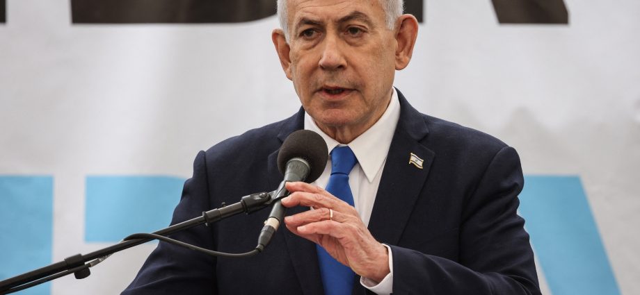 netanyahu-posts-coffee-shop-video-to-debunk-death-rumors