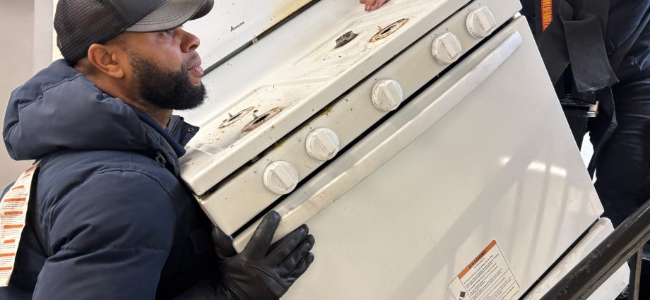 new-york-cooks-up-a-plan-to-boost-energy-efficiency-in-public-housing