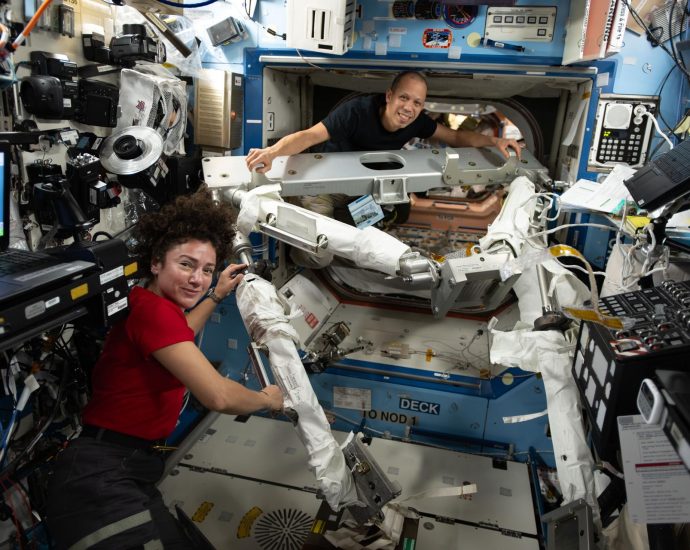 progress-92-cargo-spacecraft-undocks,-crew-preps-for-upcoming-spacewalk