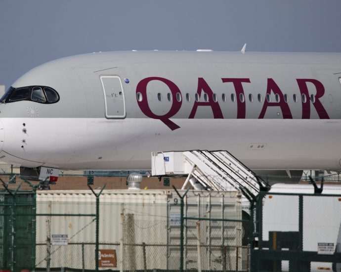 qatar-airways-announces-‘limited’-flights-to-and-from-doha