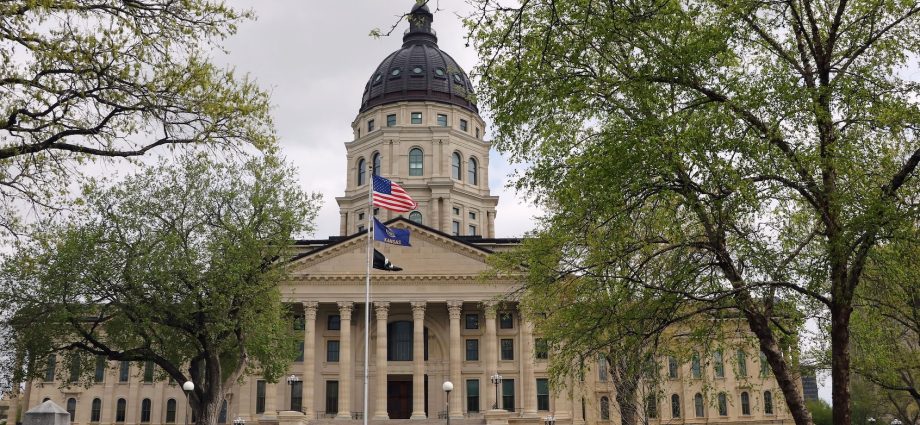 “there-are-no-good-options”:-kansas’-new-driver-license-law-puts-transgender-kansans-in-a-bind