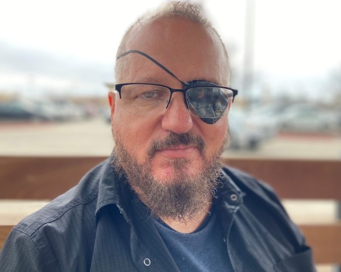 oath-keepers-founder-abandons-maga-after-iran-war