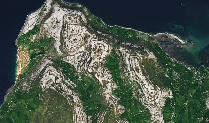 a-bit-of-gray-on-an-emerald-isle