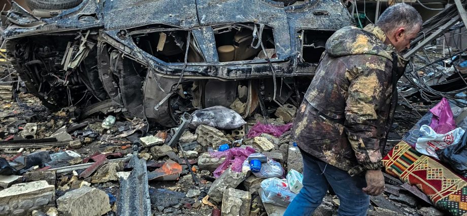 israeli-strikes-target-beirut,-southern-lebanon,-one-million-displaced