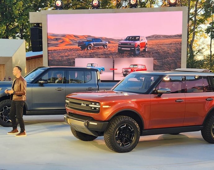 dealerships-sue-volkswagen-over-plans-to-sell-scout-plug-in-vehicles-directly-to-consumers