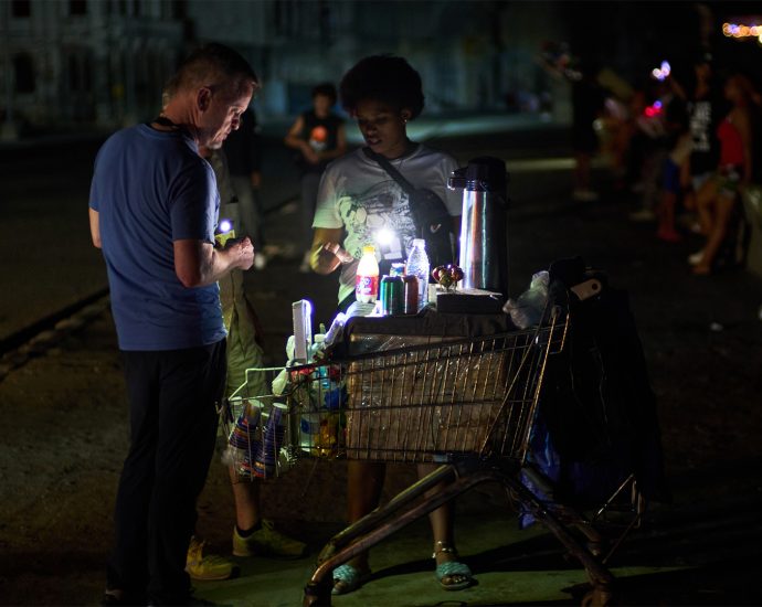 cuba-restores-power-after-29-hour-blackout-amid-us-oil-blockade