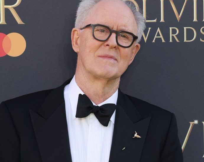 john-lithgow-considered-quitting-harry-potter-reboot-over-jk-rowling’s-trans-views