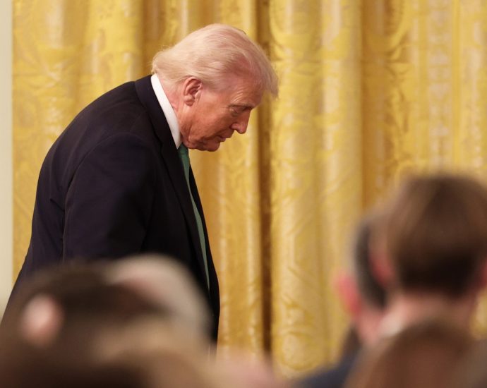 “worthless-pile-of-sh*t”:-the-traitor-voter-rips-into-him-over-iran-war